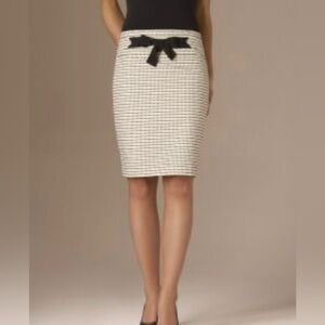 FOREVER 21 Cream/Black Lined Pencil Skirt
